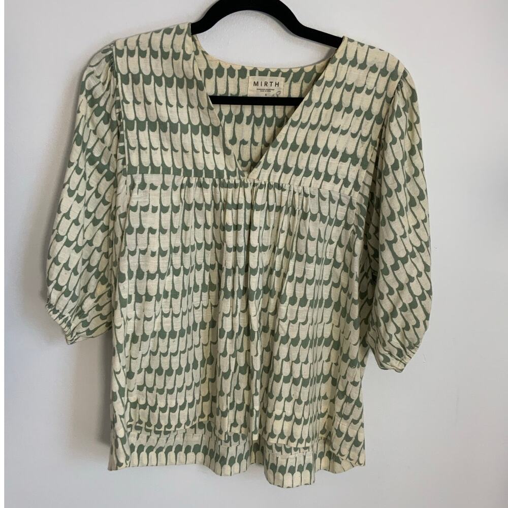 Mirth Sage Green & Cream Vneck cotton blouse size small‎